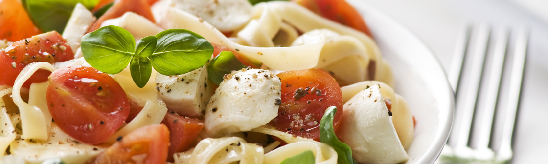 Паста с базиликом и моцареллой