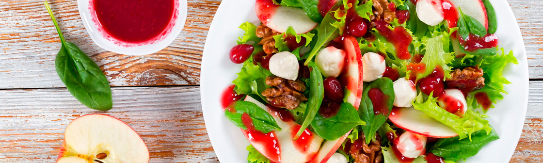 Салат с яблоками