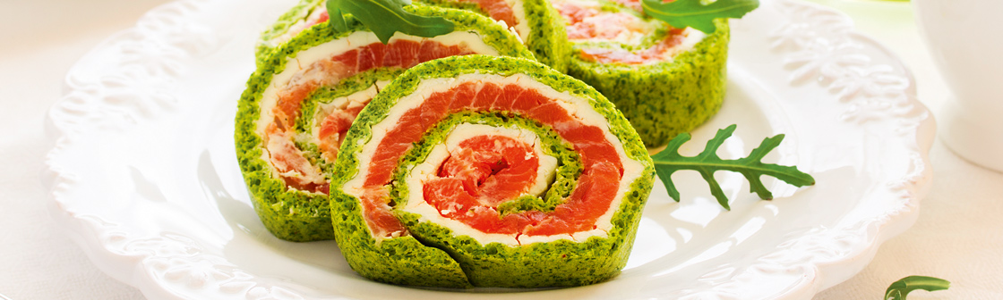 Шпинатный рулет с семгой