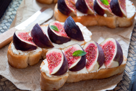 Кростини с инжиром