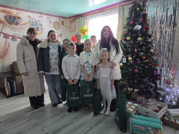 Для подшефных семей — праздник и поддержка от Туровского молочного комбината